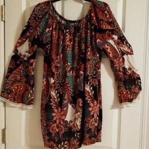 **LAST CHANCE**  NWOT WinWin tunic  L/XL